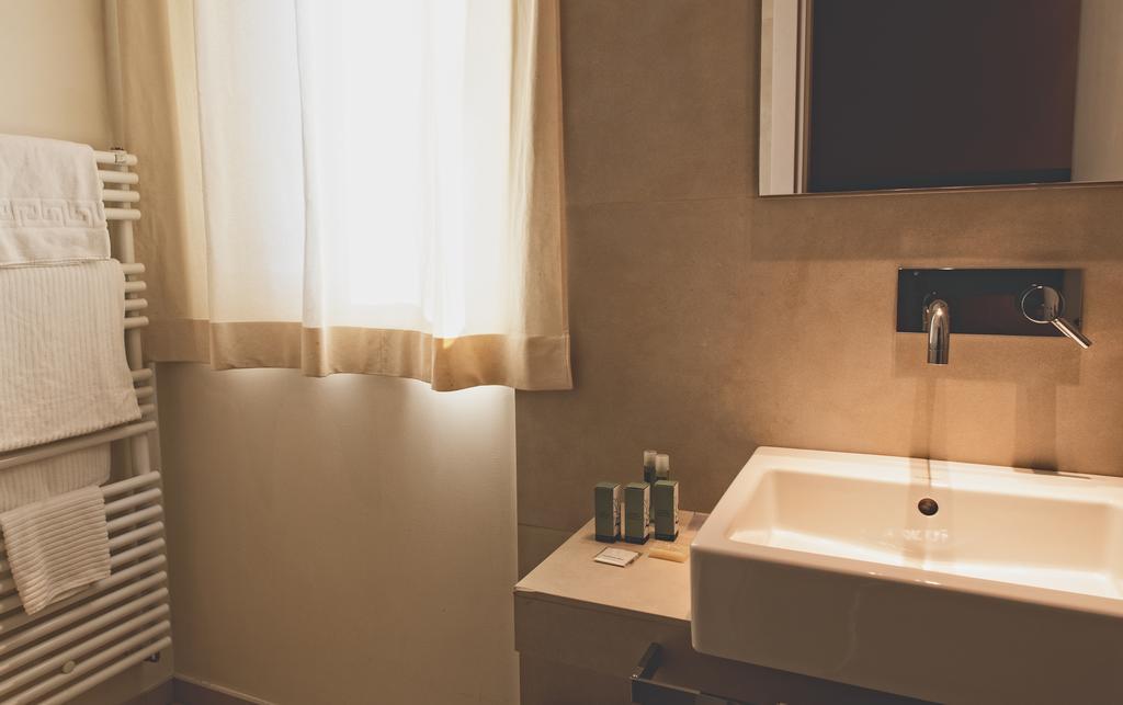 Hotel Country House La Radice Чивитанова-Марке Номер фото