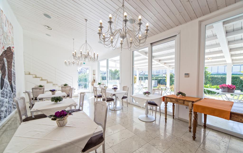 Hotel Country House La Radice Чивитанова-Марке Экстерьер фото
